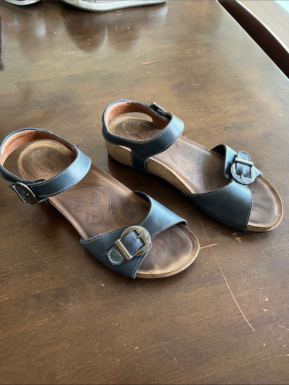 Taos Footwear Navy Blue Leather Buckle Ankle-Strap Sandals
